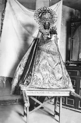 Escultura de la Virgen de los  Milagros